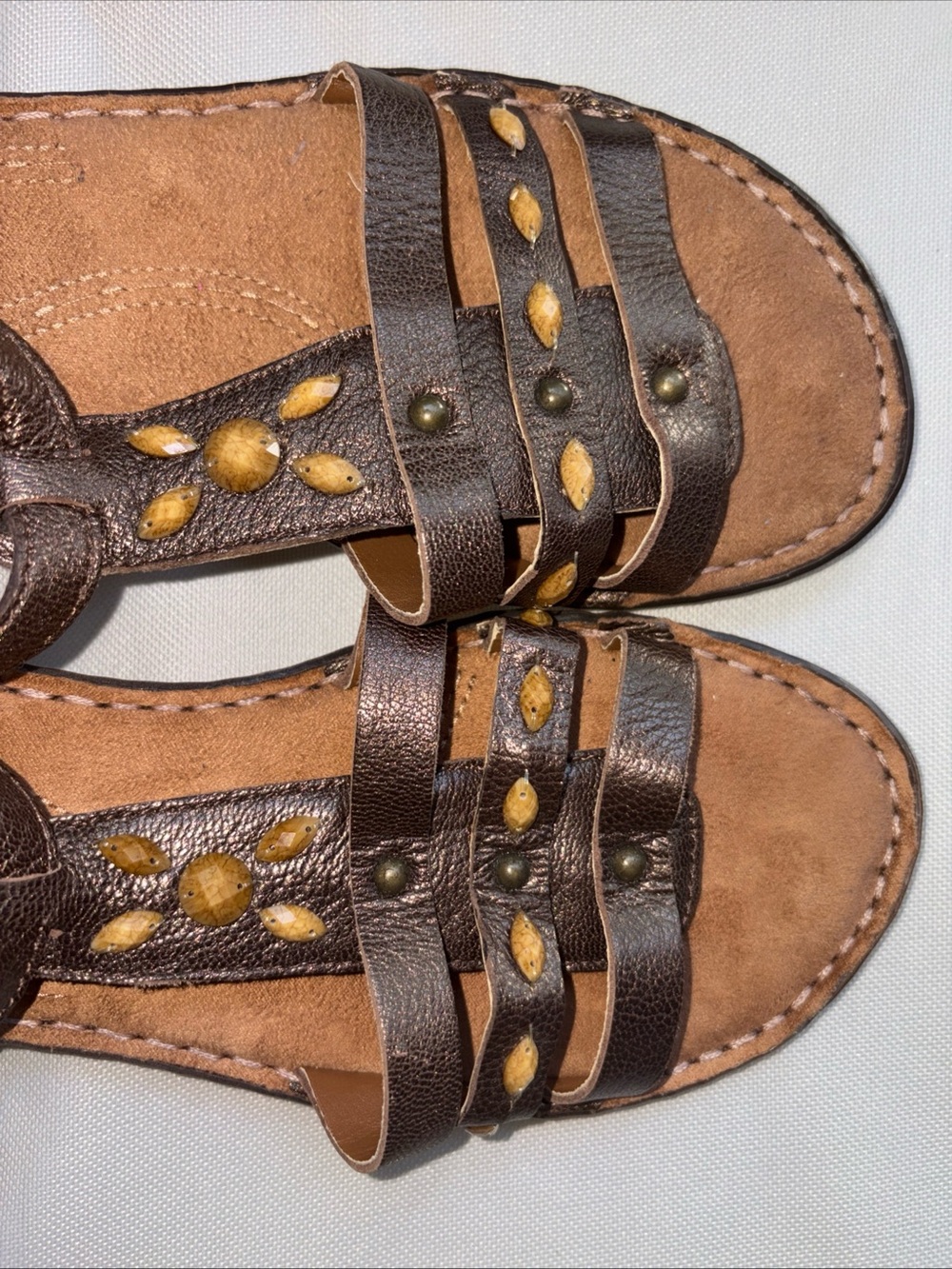 NWOT Naturalizer Brown Leather Multi-Strap Sandals with Gold Accents